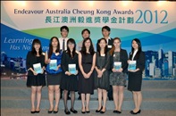 Scholarship recipients, with Ms. Shally Fan (4th from left, front row), Director of Academic Links and Ms. Myra Lau (5th from left, front row), Programme Manager of OAL.